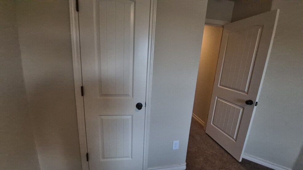 More Photos Of 6866 Lakeview Dr, San Antonio Multifamily For Sale