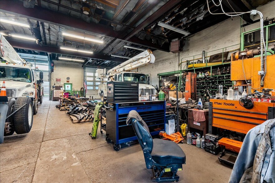 More Photos Of 368 Central Ave, Albany Auto Repair For Sale