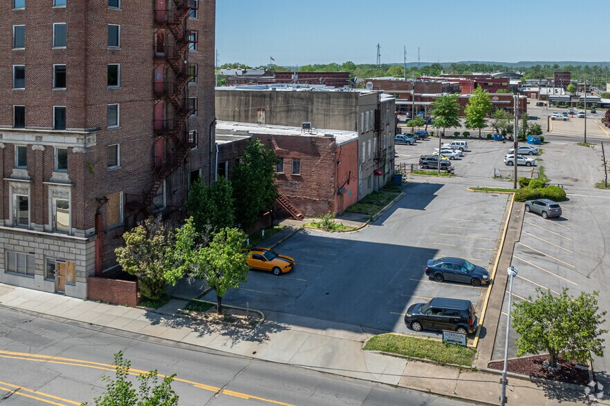 More Photos Of 523 Garrison Ave, Fort Smith Office For Sale