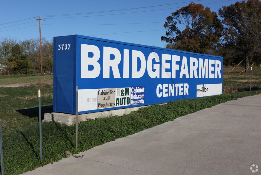 More Photos Of 3733 E University Dr, McKinney Unknown For Lease