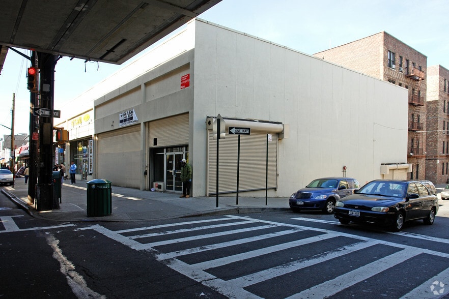 More Photos Of 3965 White Plains Rd, Bronx Freestanding For Lease