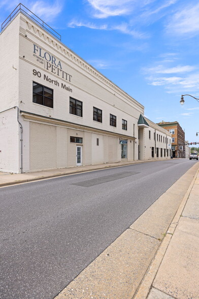 More Photos Of 90 N Main St, Harrisonburg Office For Sale