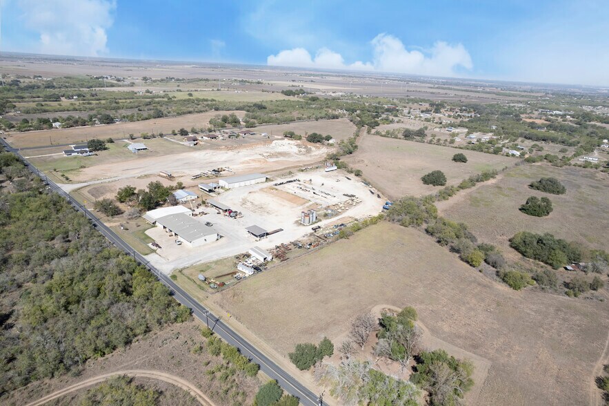 More Photos Of 14685 Old Frio City Rd, Lytle Warehouse For Sale