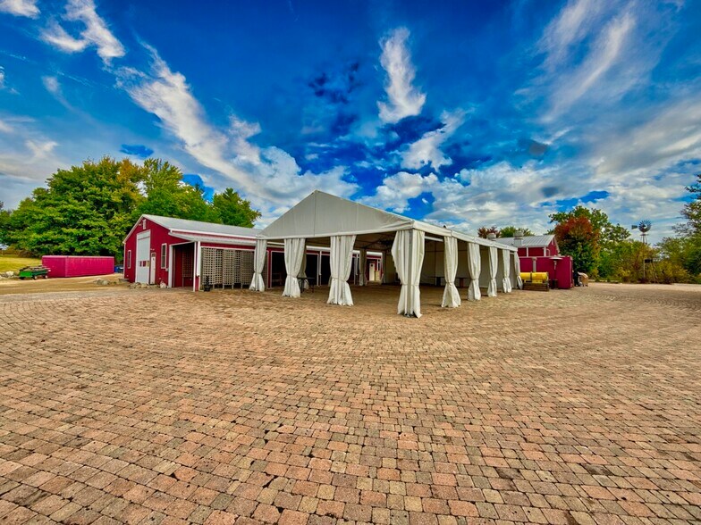 More Photos Of 4N250 State Route 47, Maple Park Restaurant For Sale