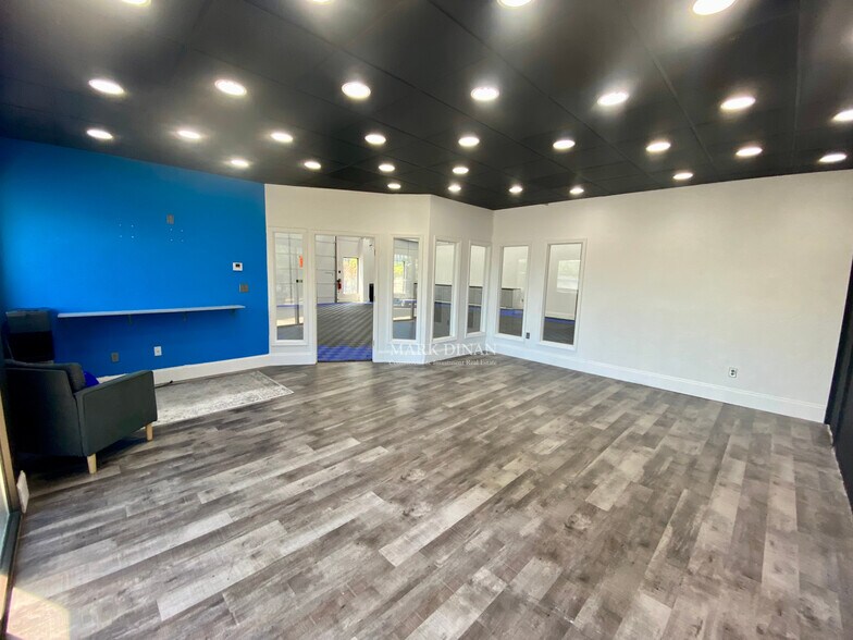 More Photos Of 102 Hilltop Dr, Pelham Medical For Lease