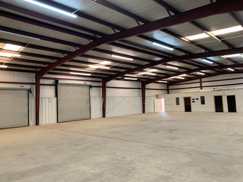 More Photos Of 12708 Montana Ave, El Paso Warehouse For Lease