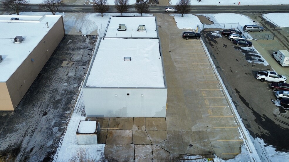 More Photos Of 2694 Elliott Dr, Troy Warehouse For Sale