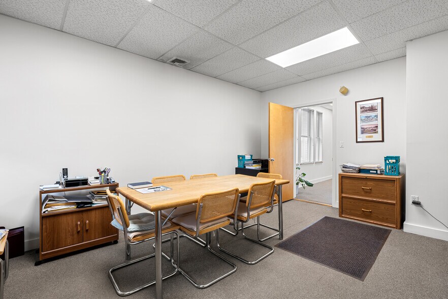 More Photos Of 1074 Massachusetts Ave, Arlington Office For Sale