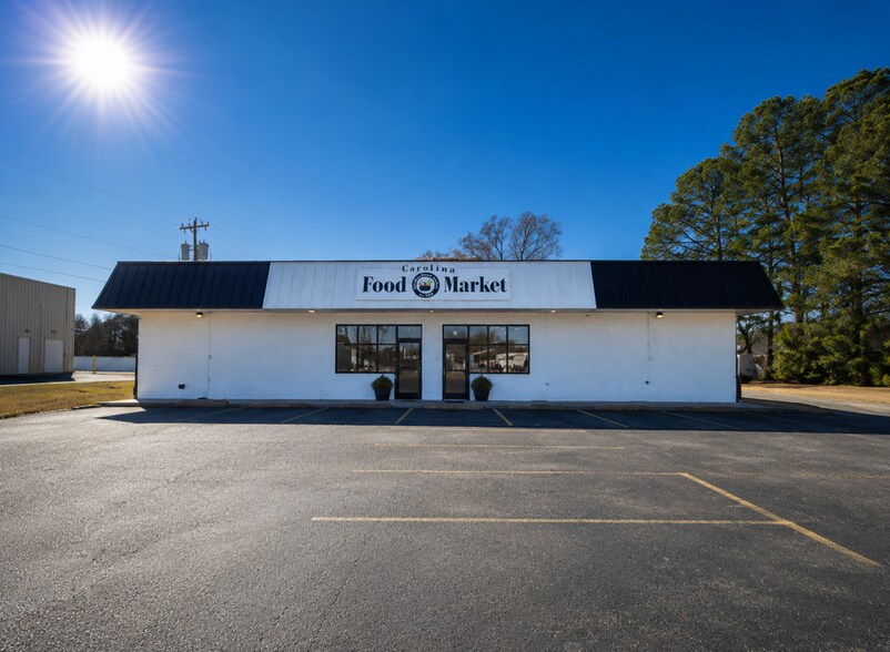Primary Photo Of 102 Moyton Ave, Stantonsburg Supermarket For Sale