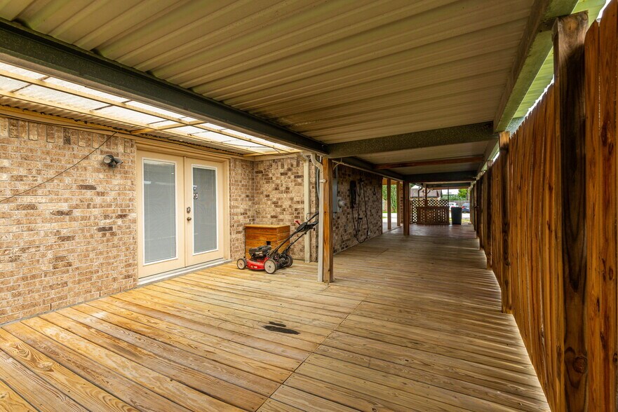 More Photos Of 11820 Plainbrook St, La Porte Specialty For Sale