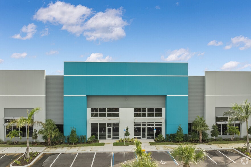 More Photos Of 17035 Persimmon Blvd W, Loxahatchee Unknown For Lease