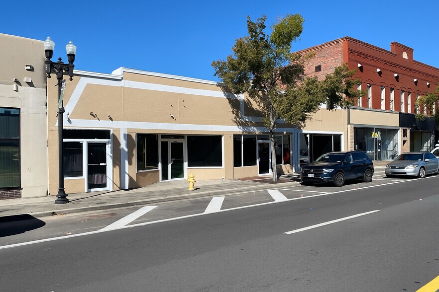 More Photos Of 1720-1728 N Main St, Jacksonville Storefront For Lease