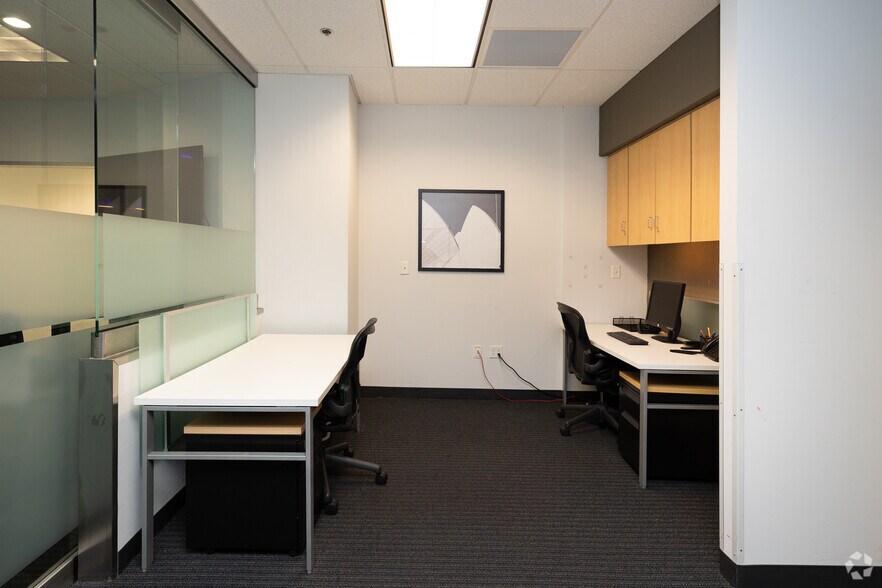 More Photos Of 841 Prudential Dr, Jacksonville Coworking Space