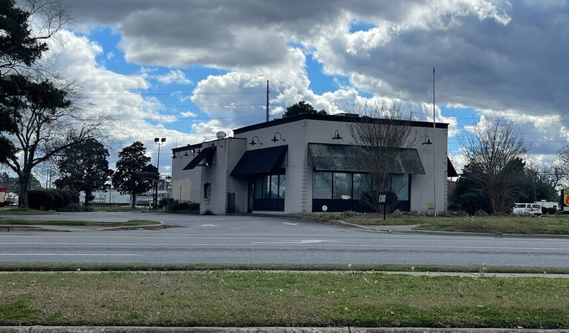 Primary Photo Of 1001 S Memorial Dr, Greenville Restaurant For Lease