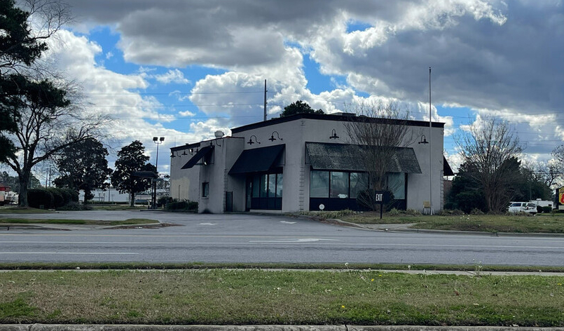 Primary Photo Of 1001 S Memorial Dr, Greenville General Retail For Lease