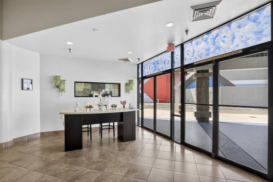 More Photos Of 1435 N Central Ave, Avondale Specialty For Sale