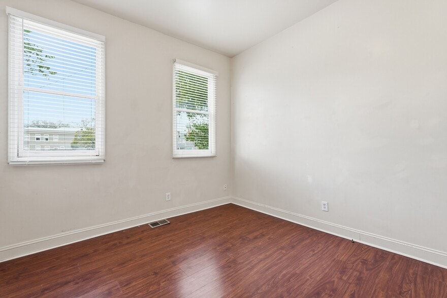 More Photos Of 309 W 41st St, Savannah Multifamily For Sale