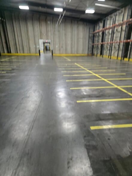 More Photos Of 10777 High Point Dr, Olive Branch Distribution For Lease