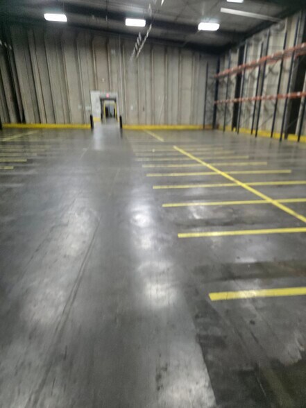 More Photos Of 10777 High Point Dr, Olive Branch Distribution For Lease