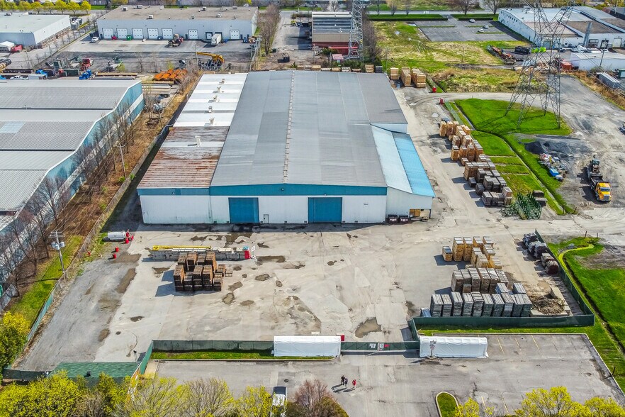 More Photos Of 570 Rue Sagard, St-Bruno-de-Montarville Manufacturing For Sale