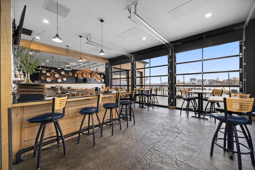 More Photos Of 2330 River Ave, Sandusky Restaurant For Sale