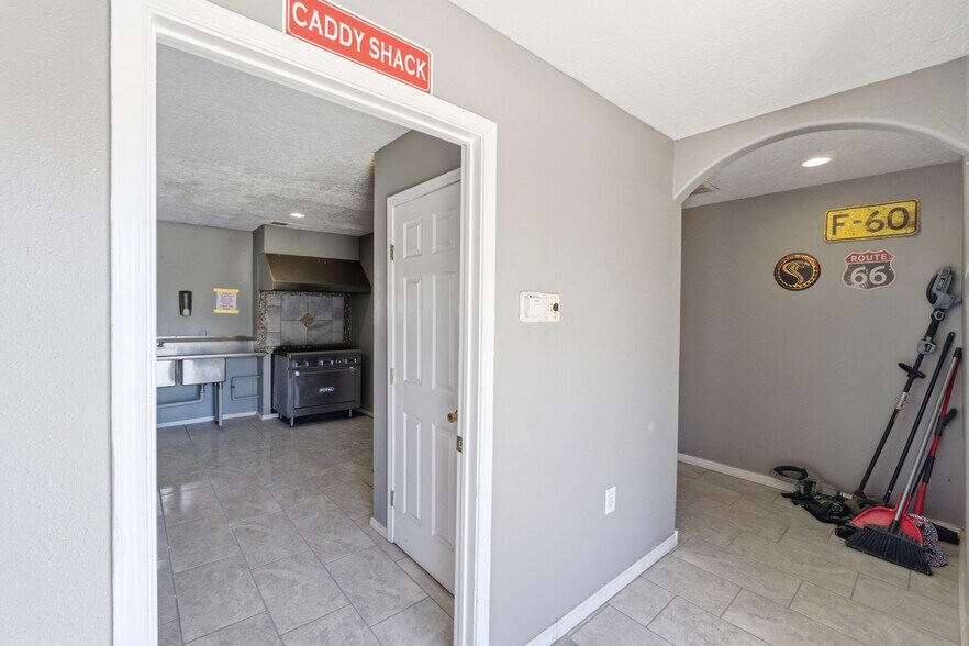 More Photos Of 606 Romero St, Belen Flex For Sale