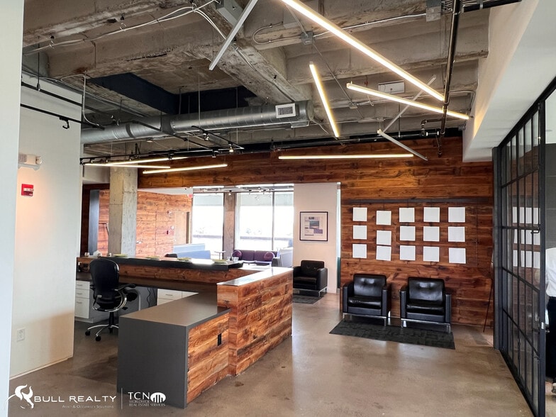 More Photos Of 550 Pharr Rd NE, Atlanta Office For Sale