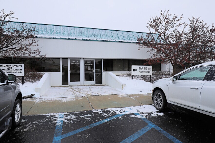 More Photos Of G4007 W Court St, Flint Medical For Sale