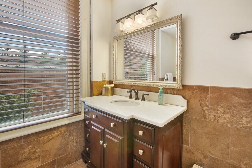 More Photos Of 124 N 3rd St, Cripple Creek Office For Sale