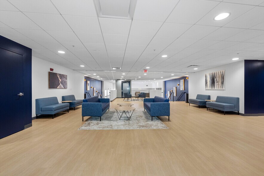 More Photos Of 5701 E Hillsborough Ave, Tampa Office For Lease