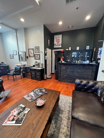 More Photos Of 10-14 Wilsey Sq, Ridgewood Office For Lease