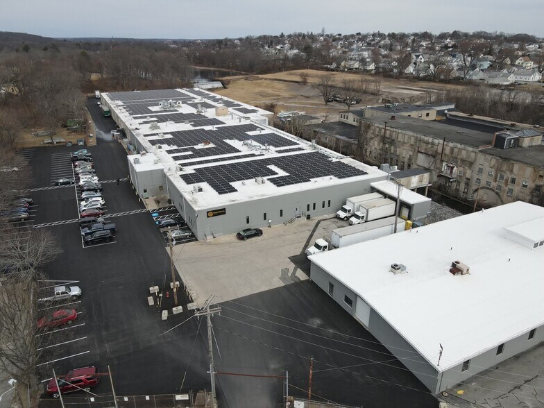 More Photos Of 1425 Cranston St, Cranston Manufacturing For Lease