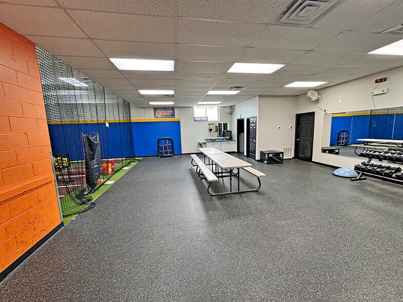 More Photos Of 8719 Hanover Industrial Dr, Columbia Industrial For Sale