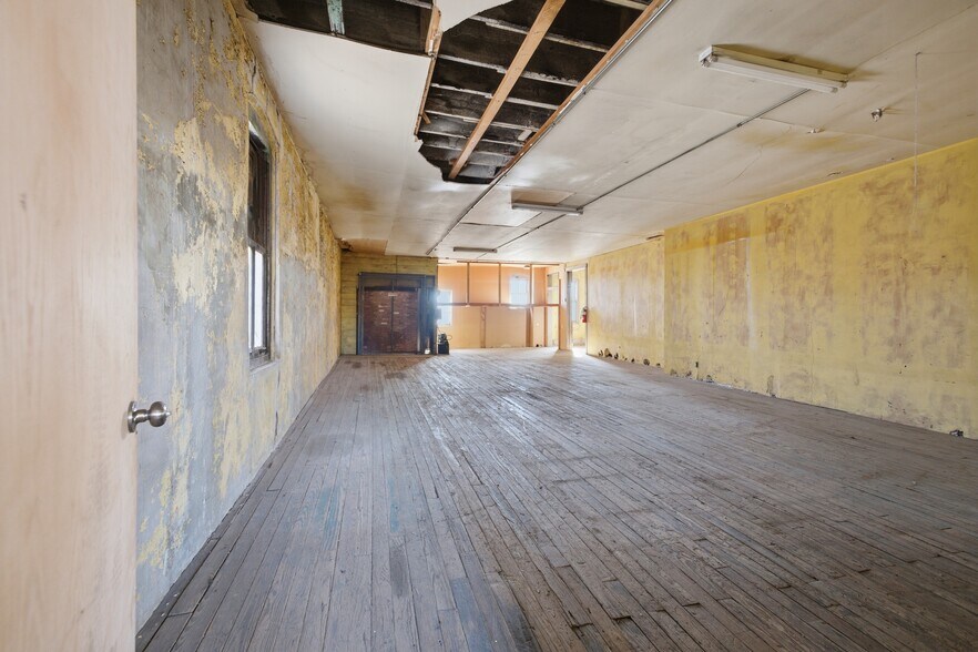 More Photos Of 200 E Main St, Oklahoma City Manufacturing For Sale