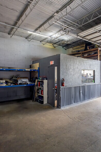 More Photos Of 526-528 S Dixie Hwy E, Pompano Beach Service For Lease