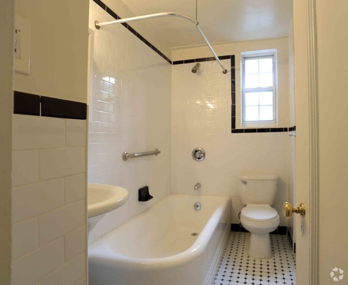 More Photos Of 2-24 Chase Rd, Scarsdale Apartments For Lease