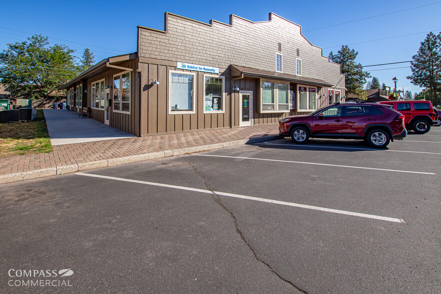 Primary Photo Of 382 E Hood Ave, Sisters Storefront Retail Office For Lease