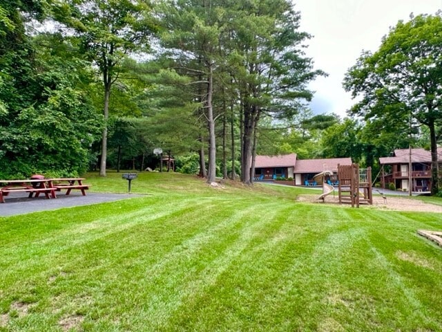More Photos Of 1545 Us-9, Lake George Hotel For Sale