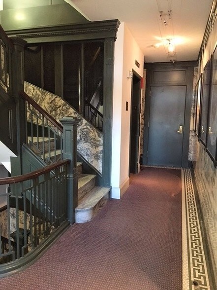 More Photos Of 528 Main St, Evansville Office For Sale