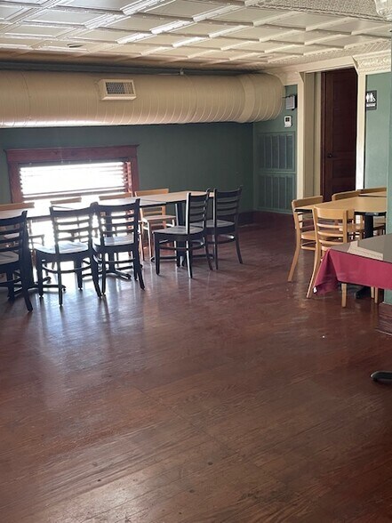 More Photos Of 101 E Main St, Brady Restaurant For Sale
