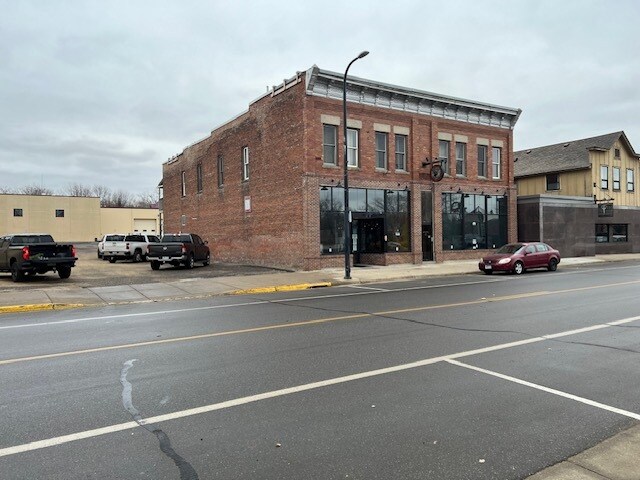 More Photos Of 248 N River St N, Delano Storefront Retail Residential For Sale