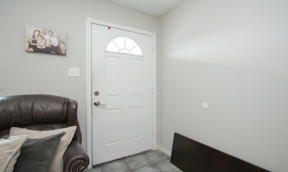 More Photos Of 1318 Avenue A, South Houston Apartments For Sale