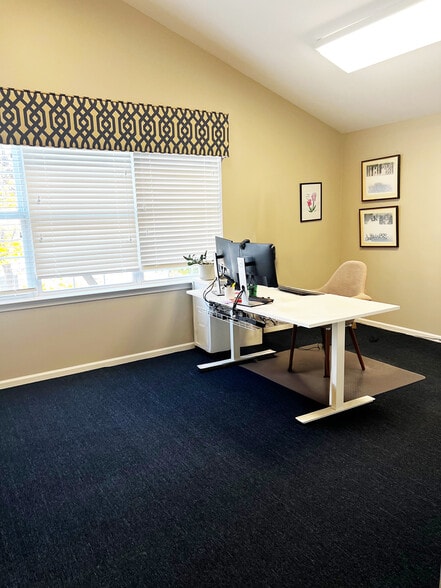 More Photos Of 1326 N King St, Wilmington Office For Sale