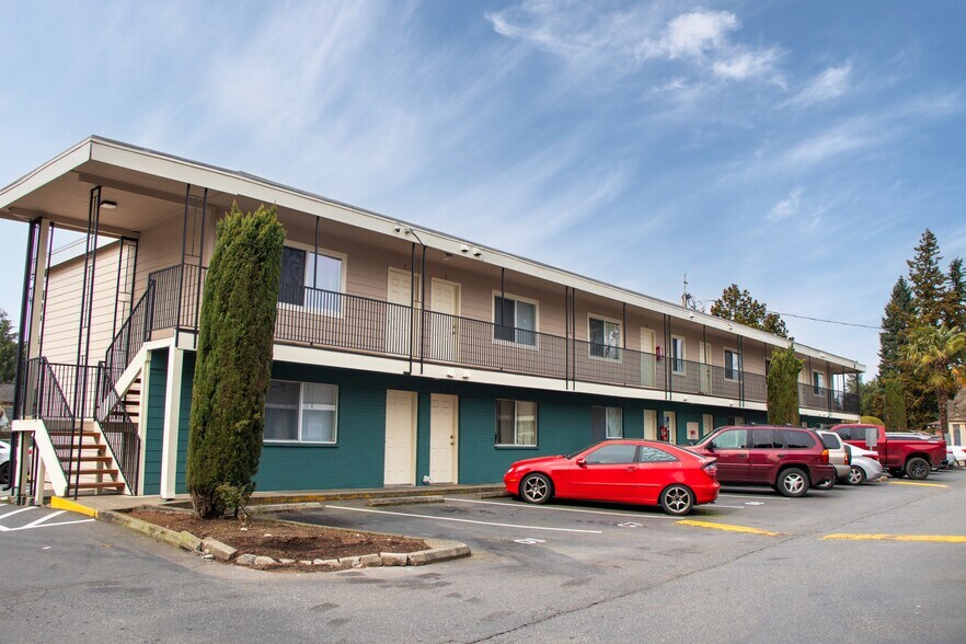 More Photos Of 812 10th St NE, Auburn Apartments For Sale