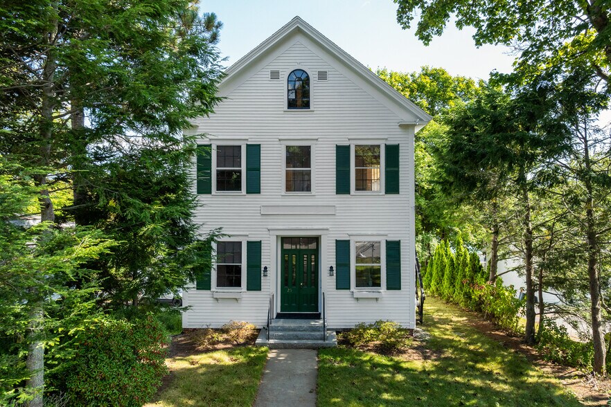 More Photos Of 25 Oak St, Boothbay Harbor Specialty For Sale