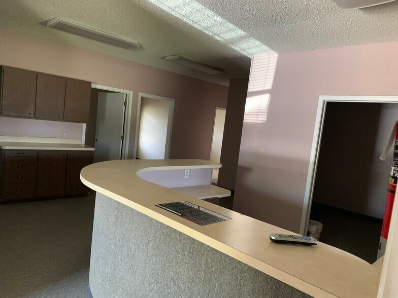 More Photos Of 129 S Washington St, Oxford Medical For Lease