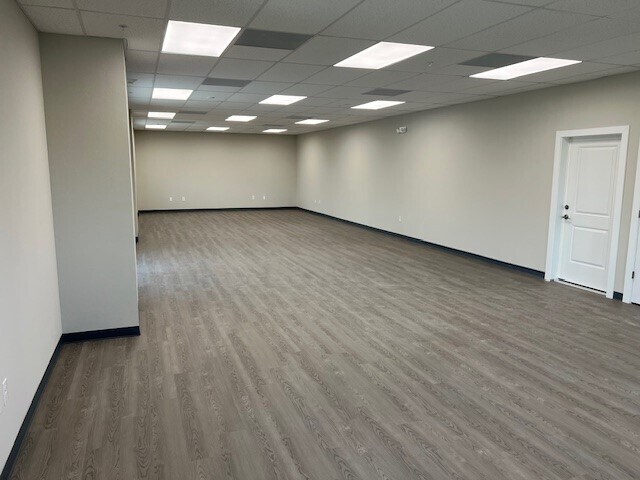 More Photos Of 2954 Van Buren St, Fort Myers Distribution For Lease