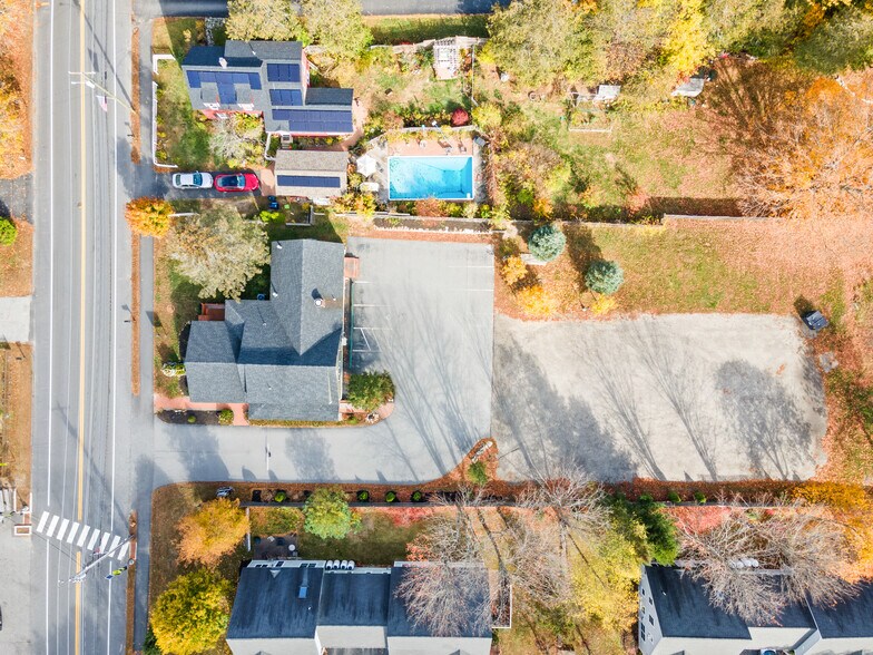 More Photos Of 319 Main St, Cumberland General Retail For Lease