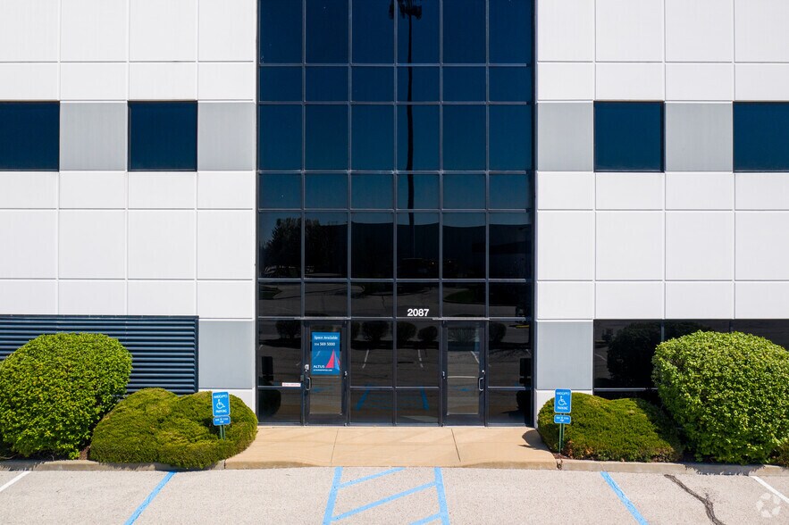 More Photos Of 2012 Corporate 44 Dr, Fenton Unknown For Lease
