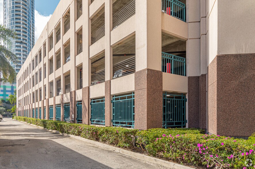 More Photos Of 515 E las olas Blvd, Fort Lauderdale Office For Lease